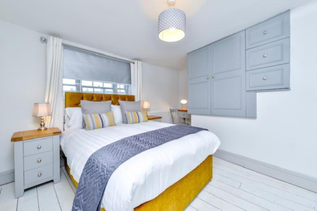 Victorian Townhouse - Stamford Centre - 2 Big Bedrooms, Living Room Kitchen Etc Tastefully Decorated Ngoại thất bức ảnh