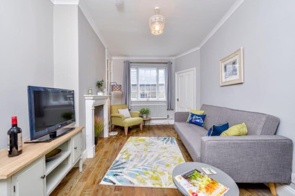 Victorian Townhouse - Stamford Centre - 2 Big Bedrooms, Living Room Kitchen Etc Tastefully Decorated Ngoại thất bức ảnh