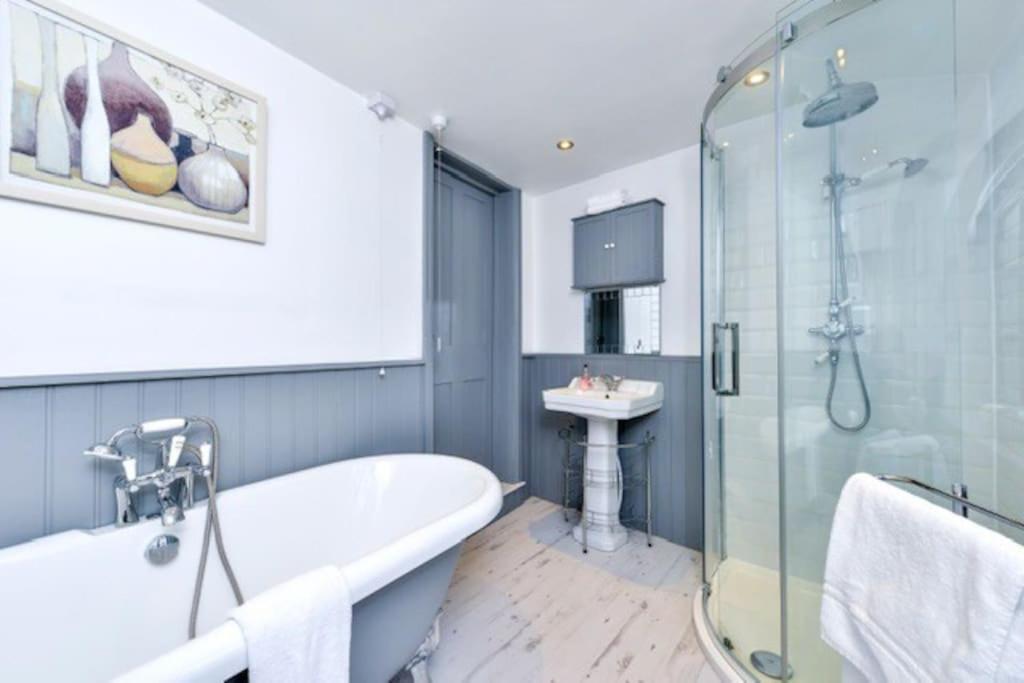 Victorian Townhouse - Stamford Centre - 2 Big Bedrooms, Living Room Kitchen Etc Tastefully Decorated Ngoại thất bức ảnh